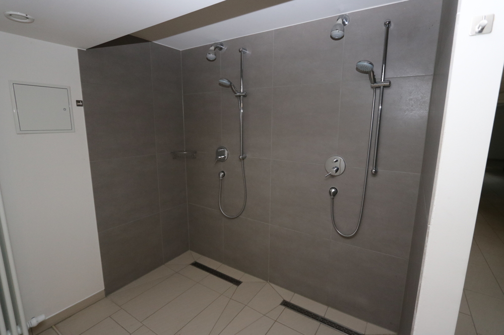 Prinzenhöhe - exklusive DG-Wohnung im Schloss inmitten einer eigenen Parkanlage - Photo 4